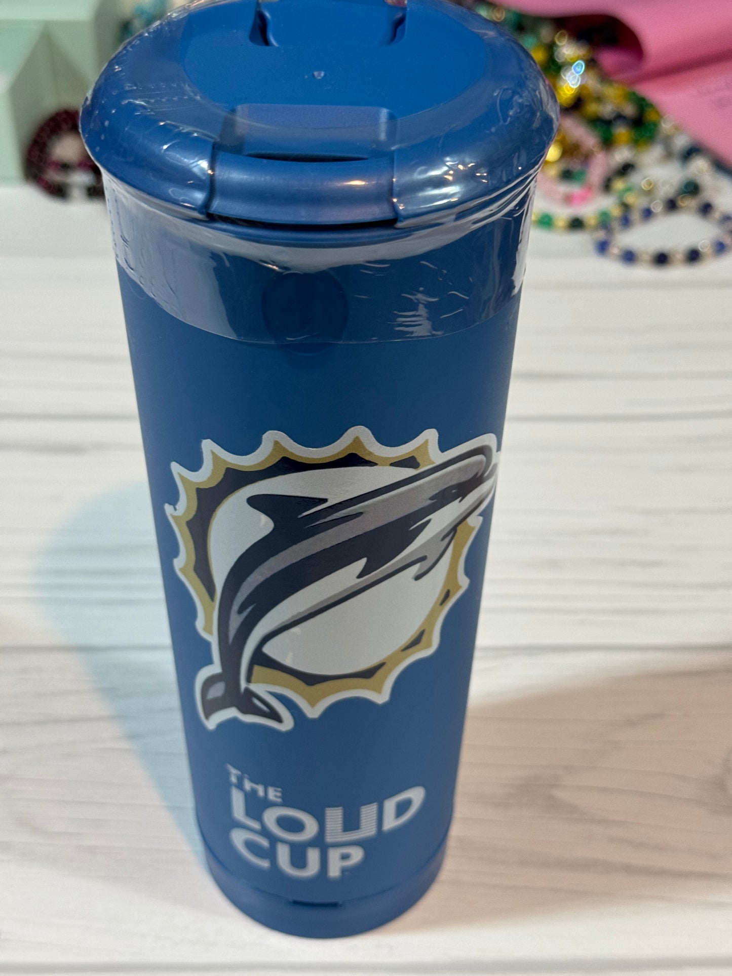 Dolphin loud cup